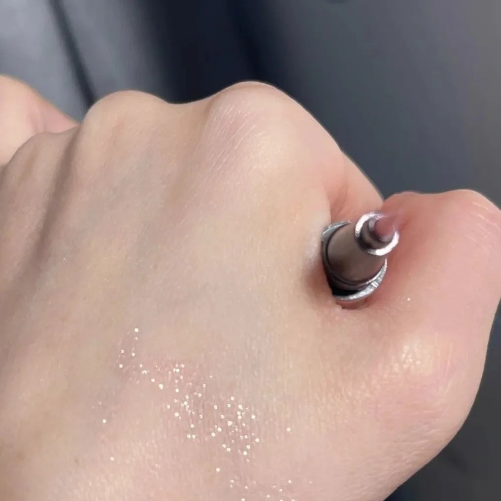 Lying Silkworm-penna – skimrande eyeliner för aegyo sal