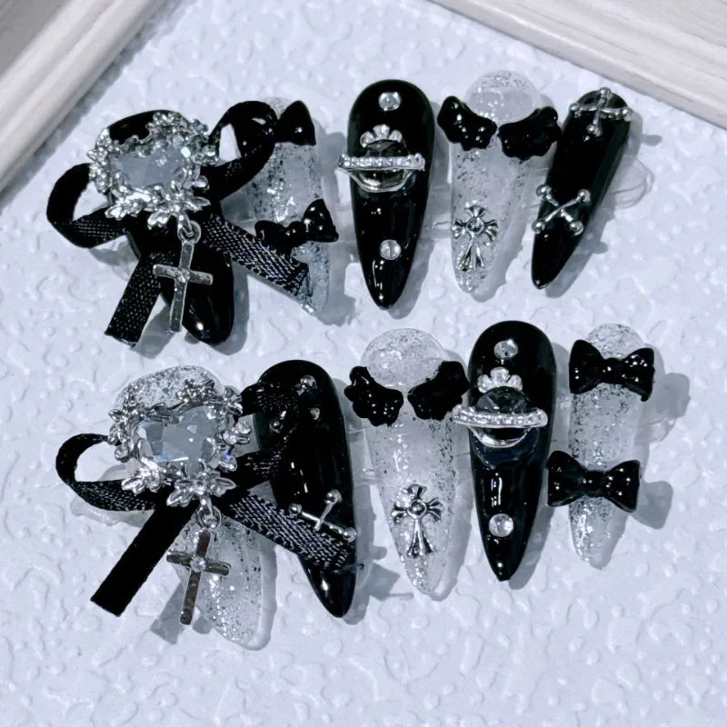 Handgjorda press-on naglar – rosa med svarta rosetter, återanvändbara