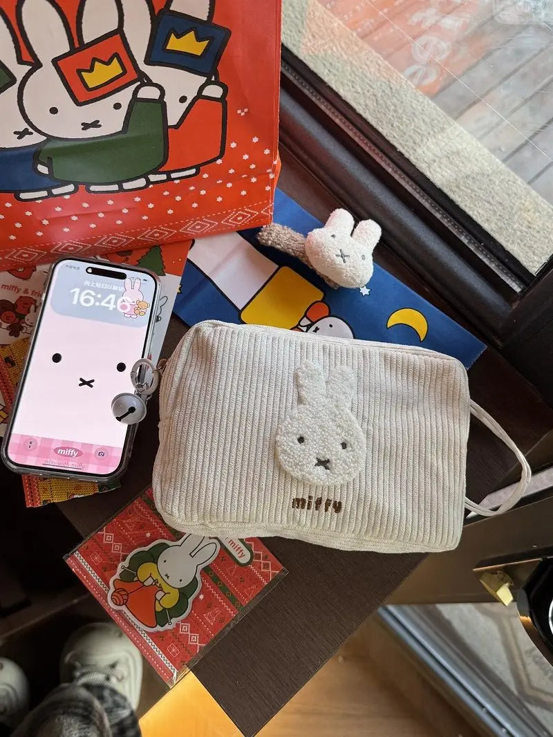 Miffy kanin corduroy-sminkväska – söt och rymlig förvaring