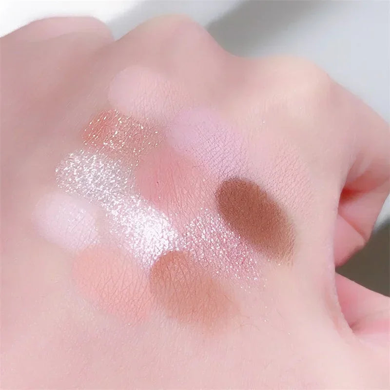 12-färgs Love Heart Eyeshadow Palette – koreansk ögonskugga i rosa hjärtdesign