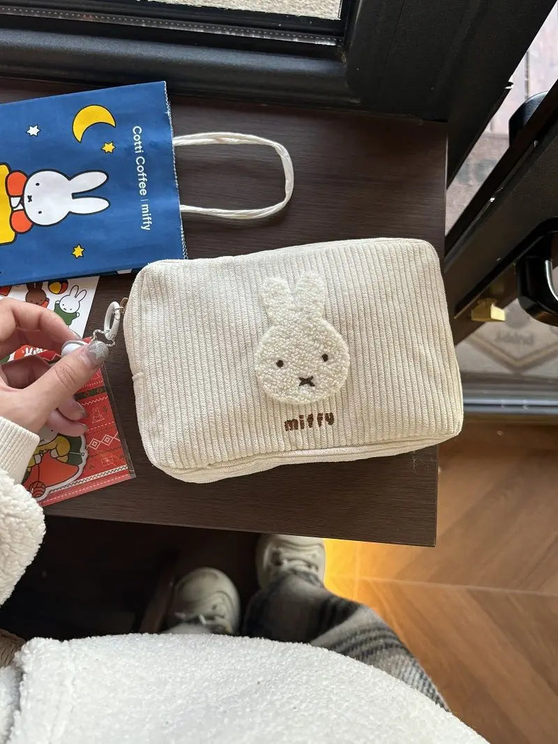 Miffy kanin corduroy-sminkväska – söt och rymlig förvaring