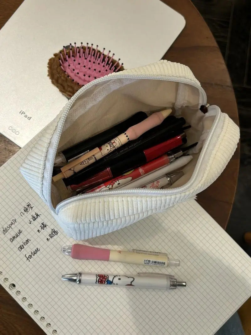 Miffy kanin corduroy-sminkväska – söt och rymlig förvaring