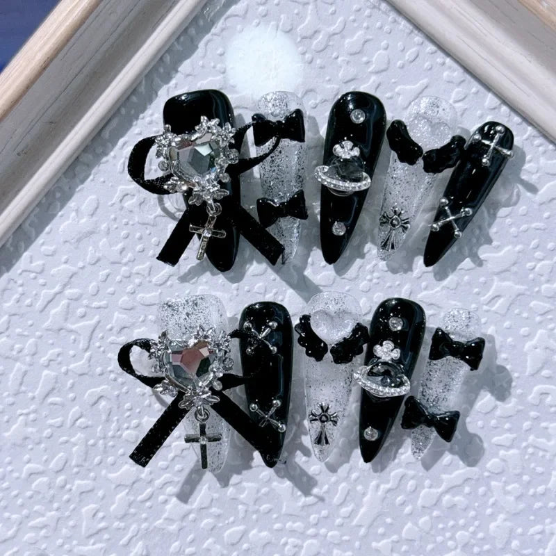 Handgjorda press-on naglar – rosa med svarta rosetter, återanvändbara