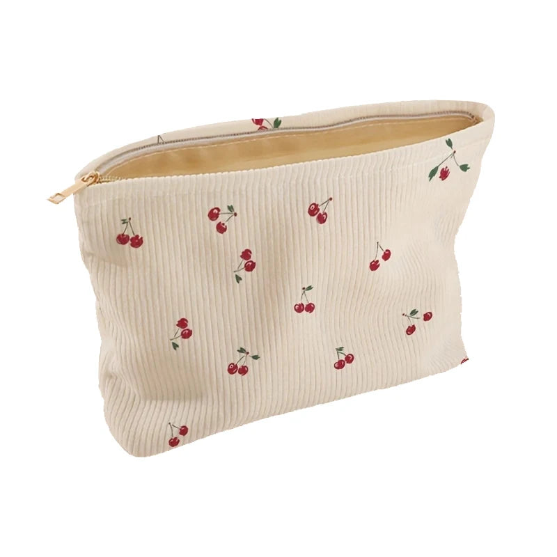 Cherry Makeup Bag – söt necessär i manchester 🍒